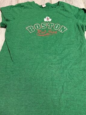 Boston Red Sox Green Graphic Tee Women’s Large